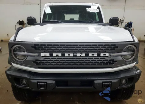 2025 Ford Bronco Badlands z USA, uszkodzony, nr VIN 1FMEE9BH2SLB68329